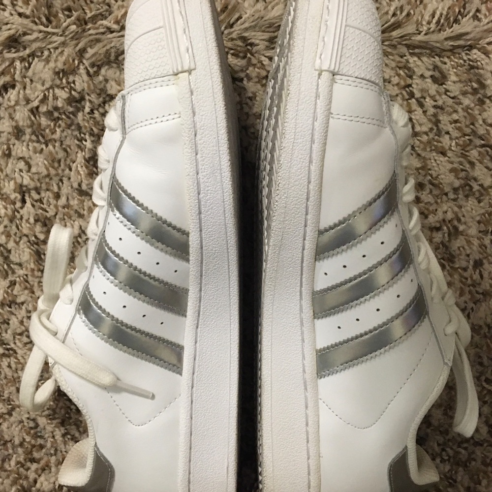 Adidas Superstar in White/Silver Leather - Sz 10M (Worn 1 time) EUC !! - Picture 3 of 13